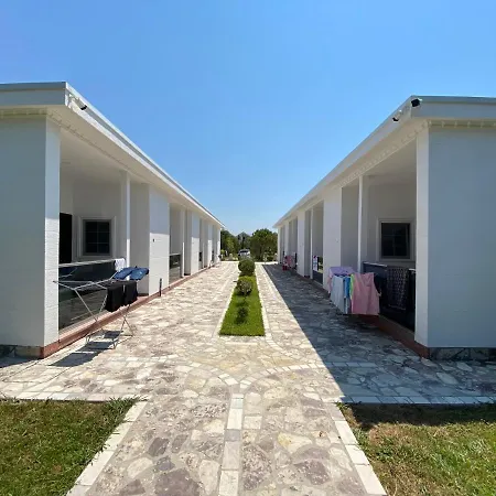Kompleksi Kristal Apartmán *