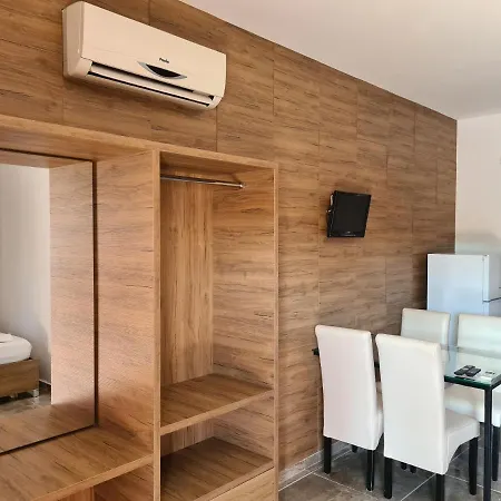 Kompleksi Kristal Apartmán *