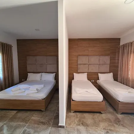 Kompleksi Kristal Apartmán *