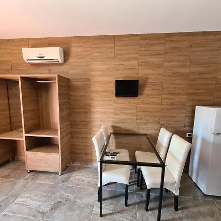 Kompleksi Kristal Apartment